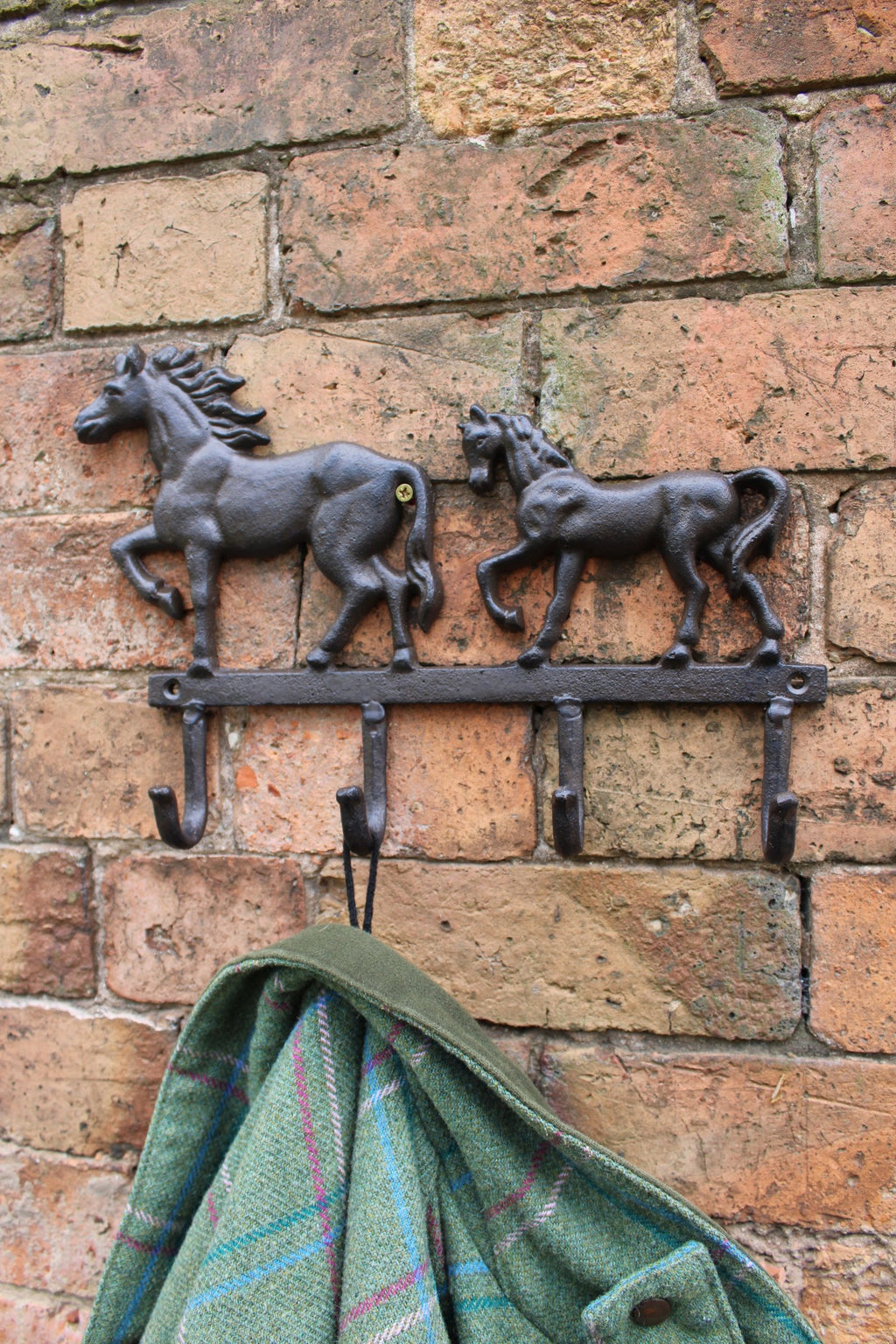 rustikale Wandhaken aus Gusseisen, zwei Pferde